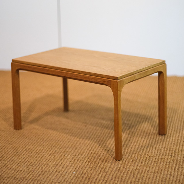 カイ・クリスチャンセン「model 381 サイドテーブル」《ノルディック》