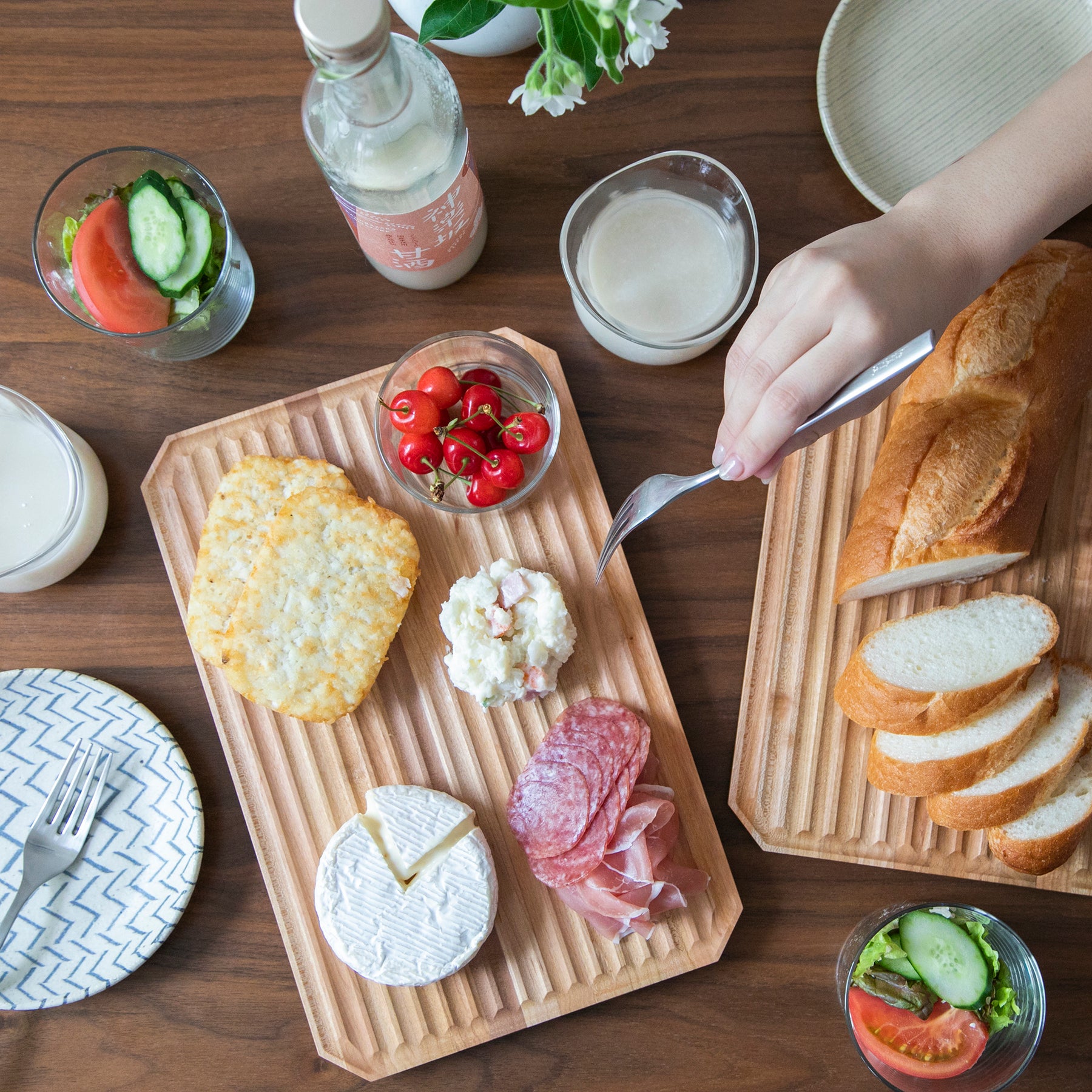 azw00100800100_h04_370e4673-