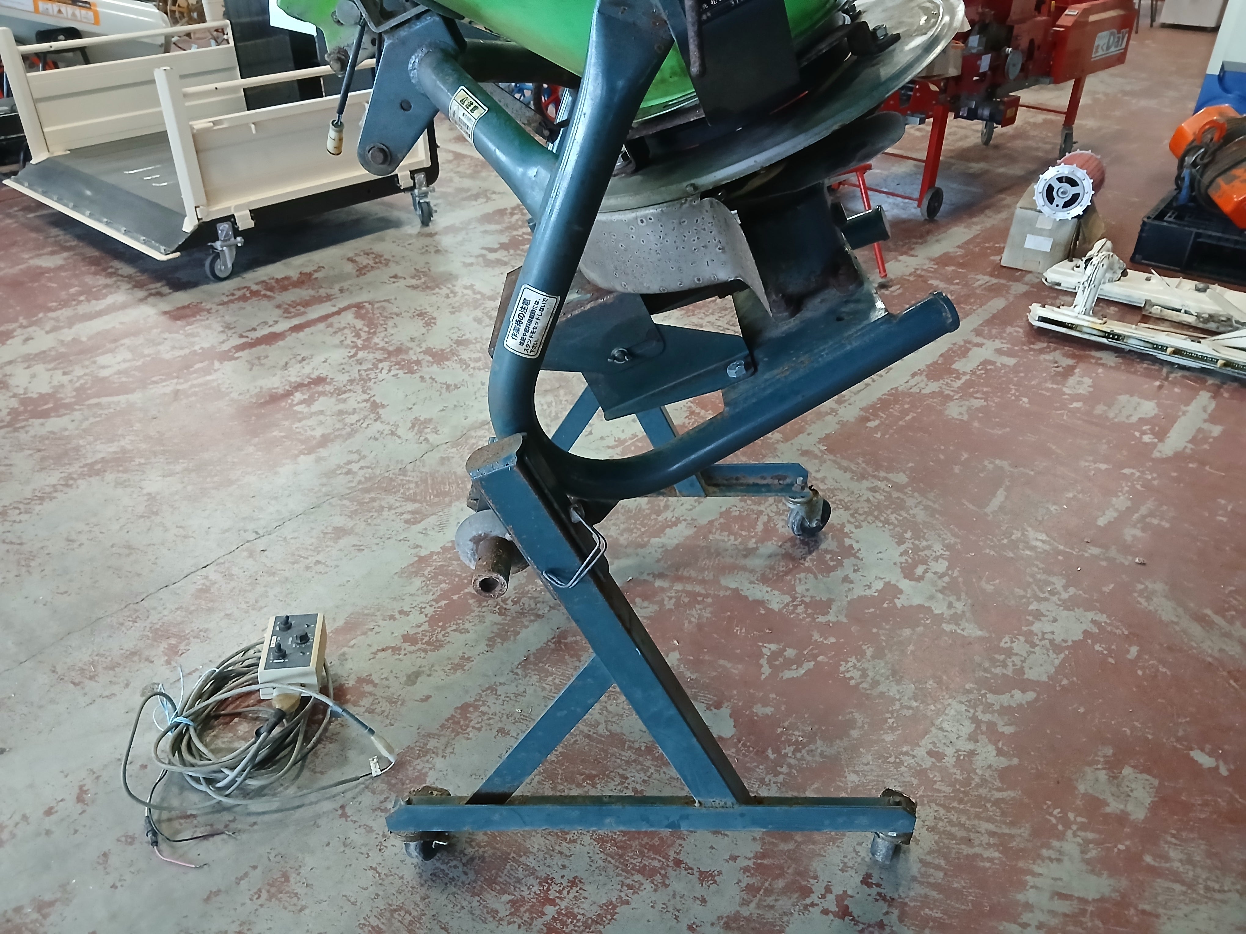 ニプロ 中古 ブロードキャスター MC07 スピナー式 電動開閉 【宮城2610