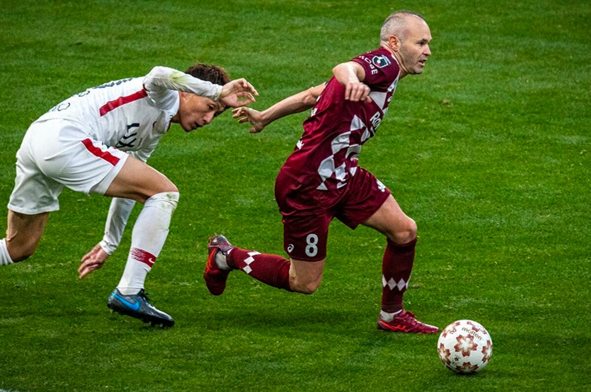 イニエスタはJリーグの「本当にいい教材」 俊輔、遠藤、高徳らが語った