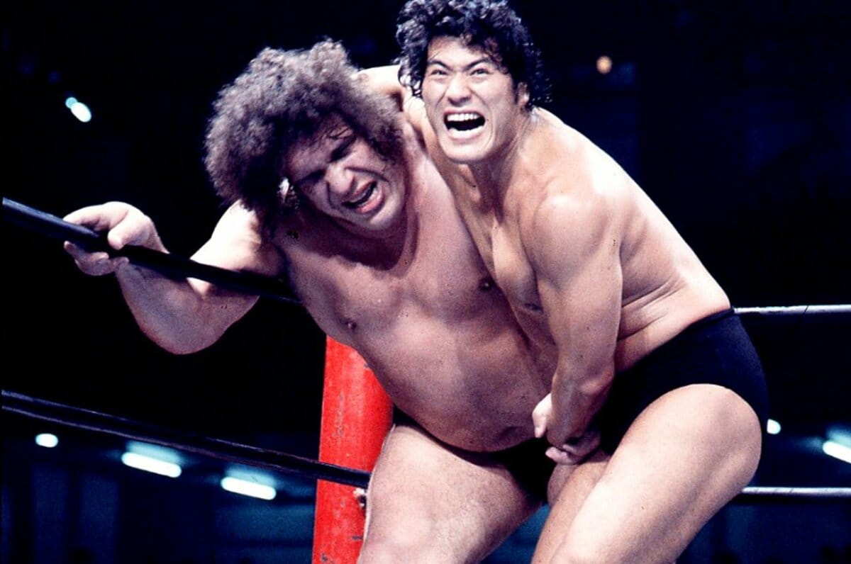 驚異の「身長223cm、体重250kg」 アントニオ猪木が“血まみれの大巨人