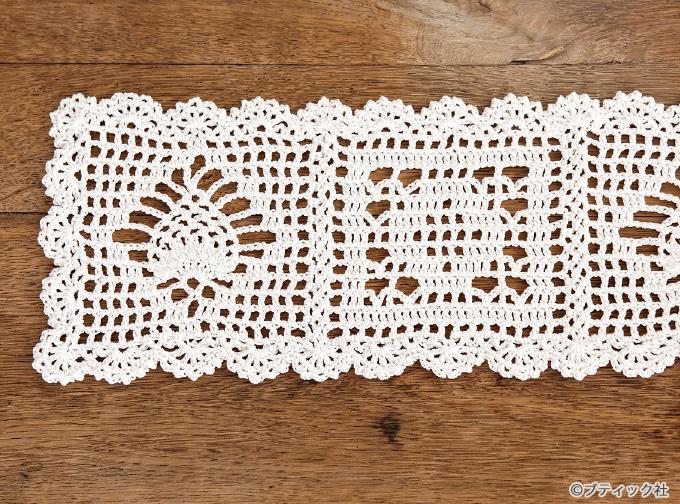 お花とパイナップルモチーフのテーブルランナー」の編み方｜ぬくもり