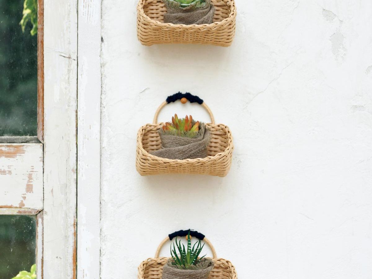 紙バンドの「ちっちゃな壁掛けかご」作り方｜ぬくもり