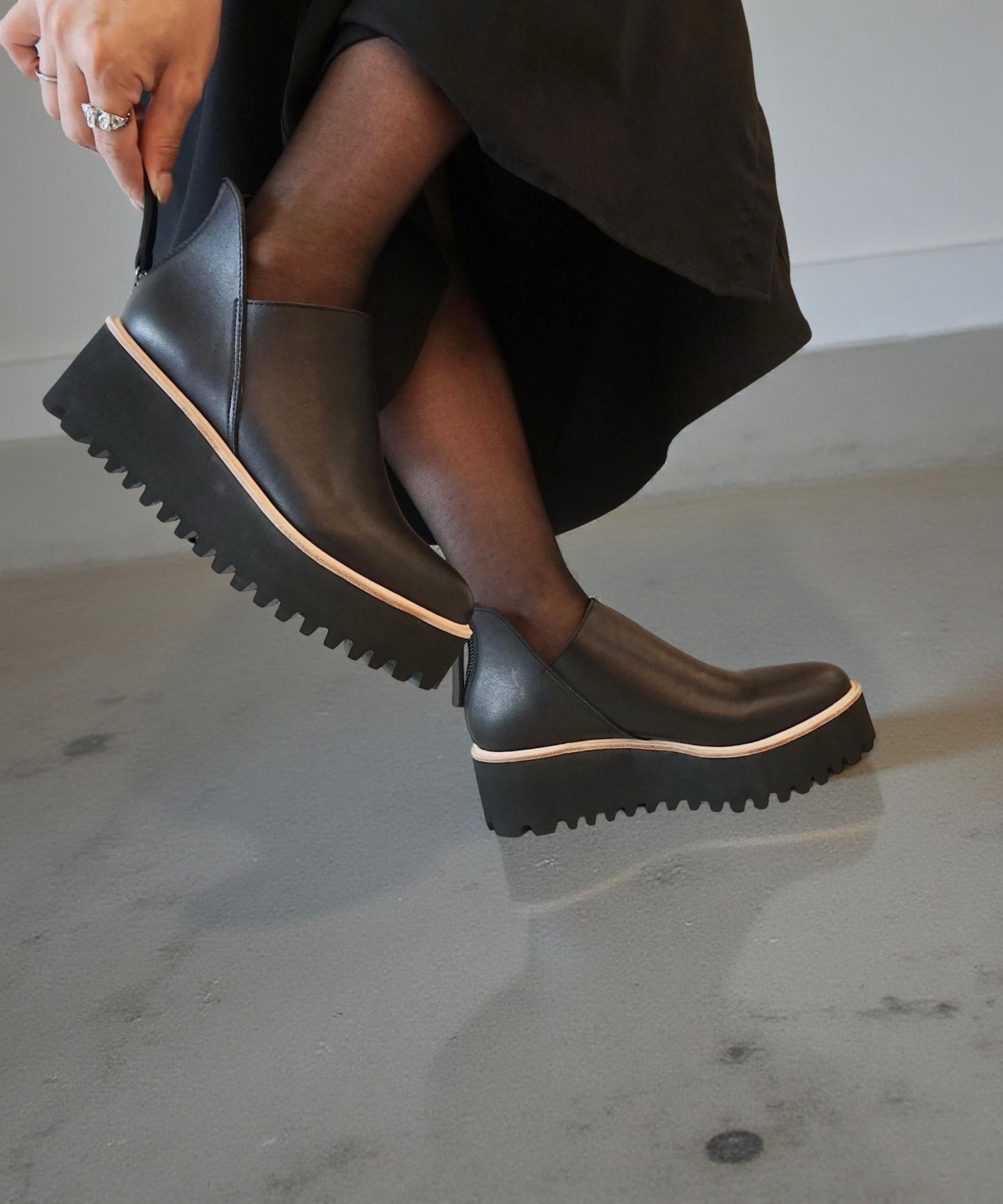 本革/厚底/5.2cm】キャタピラーソールバックファスナーショートブーツ