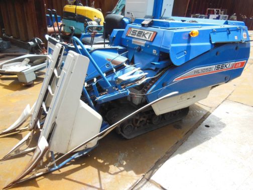 1982年型式認定、イセキコンバインHL1050/HL850どちらも愛称は『太郎