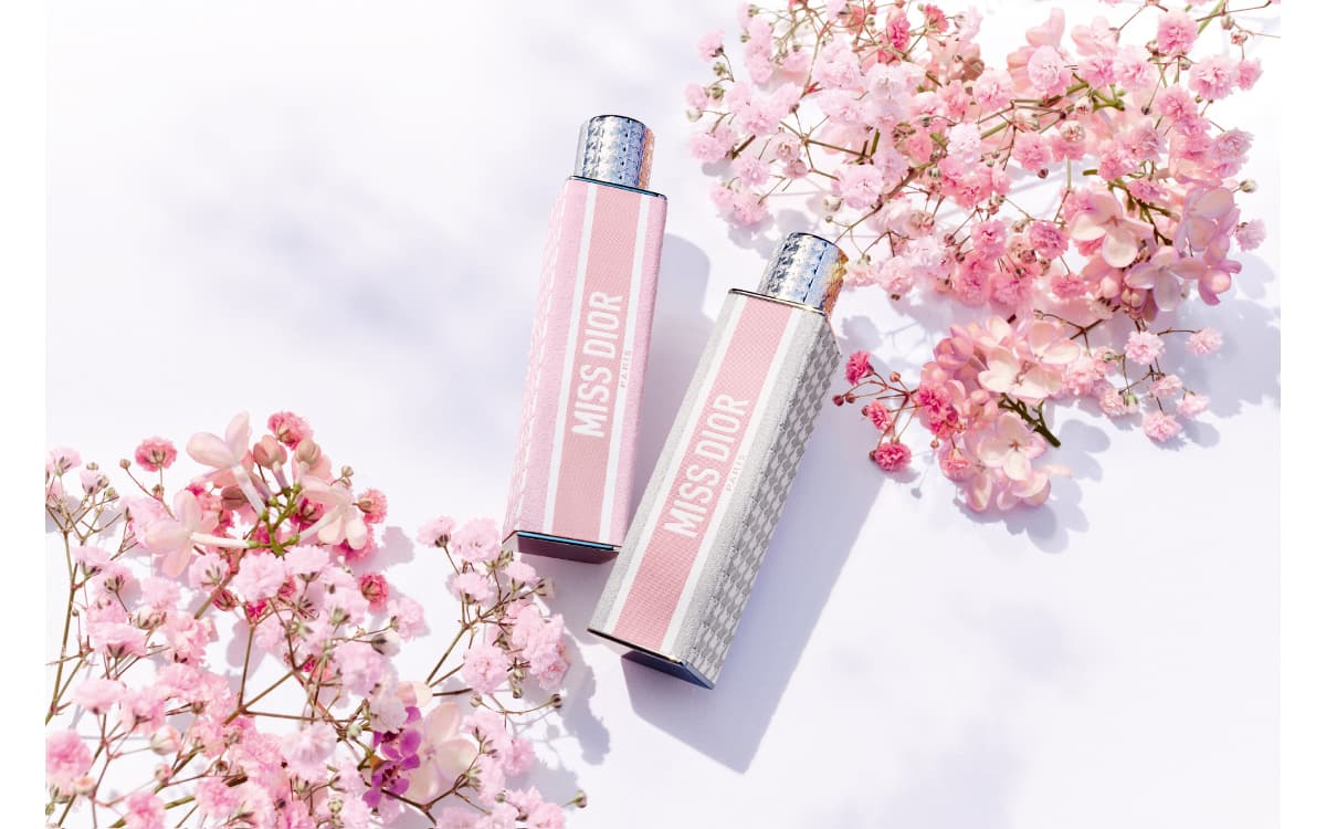ミス ディオール」2種の香りがスティックフレグランスに！ 伊勢丹新宿