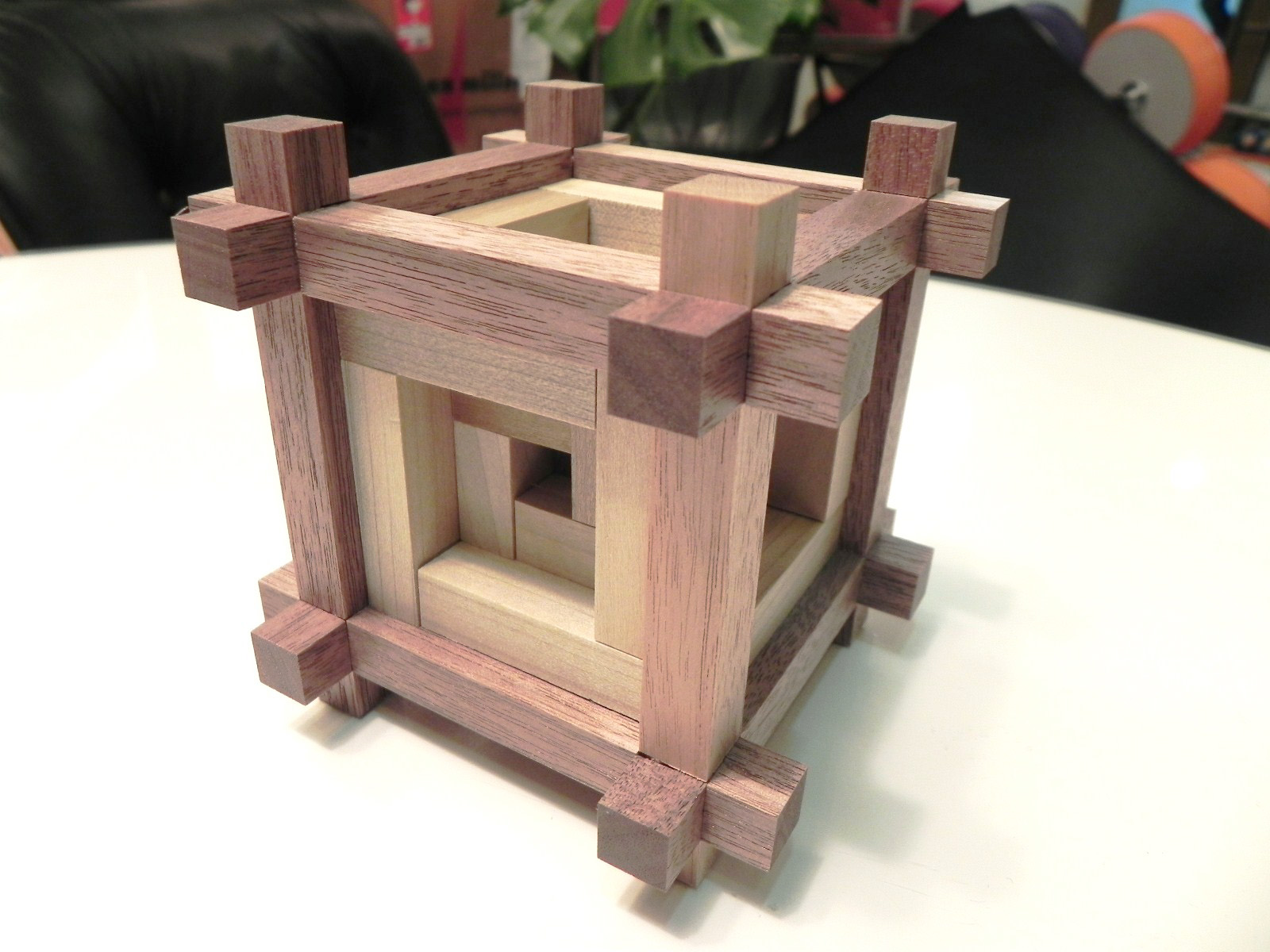 柳宗理がデザインした組木細工と山中組木工房との関係 | 名作家具と