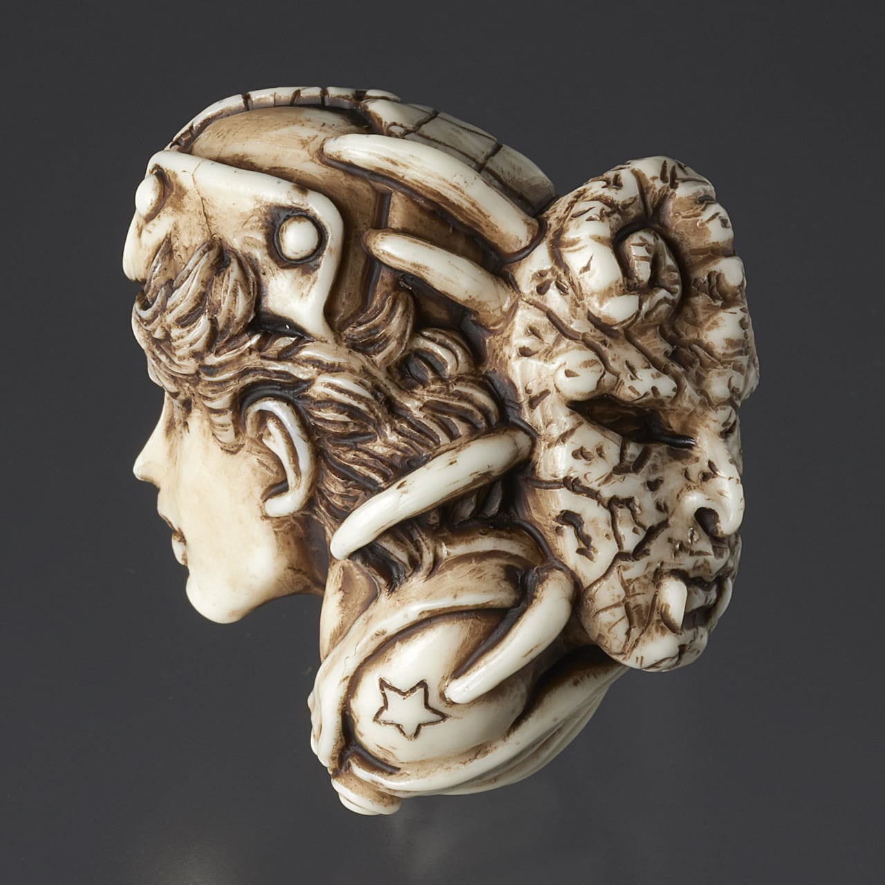 オリジナルグッズ「ジョジョの奇妙な冒険」根付ストラップ (c)荒木