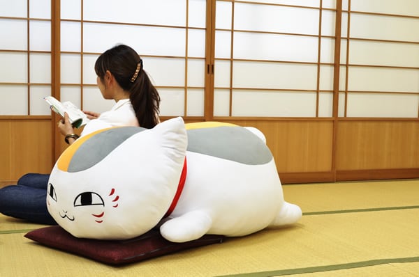 史上最大！「夏目」ニャンコ先生の巨大ぬいぐるみ発売 - コミックナタリー