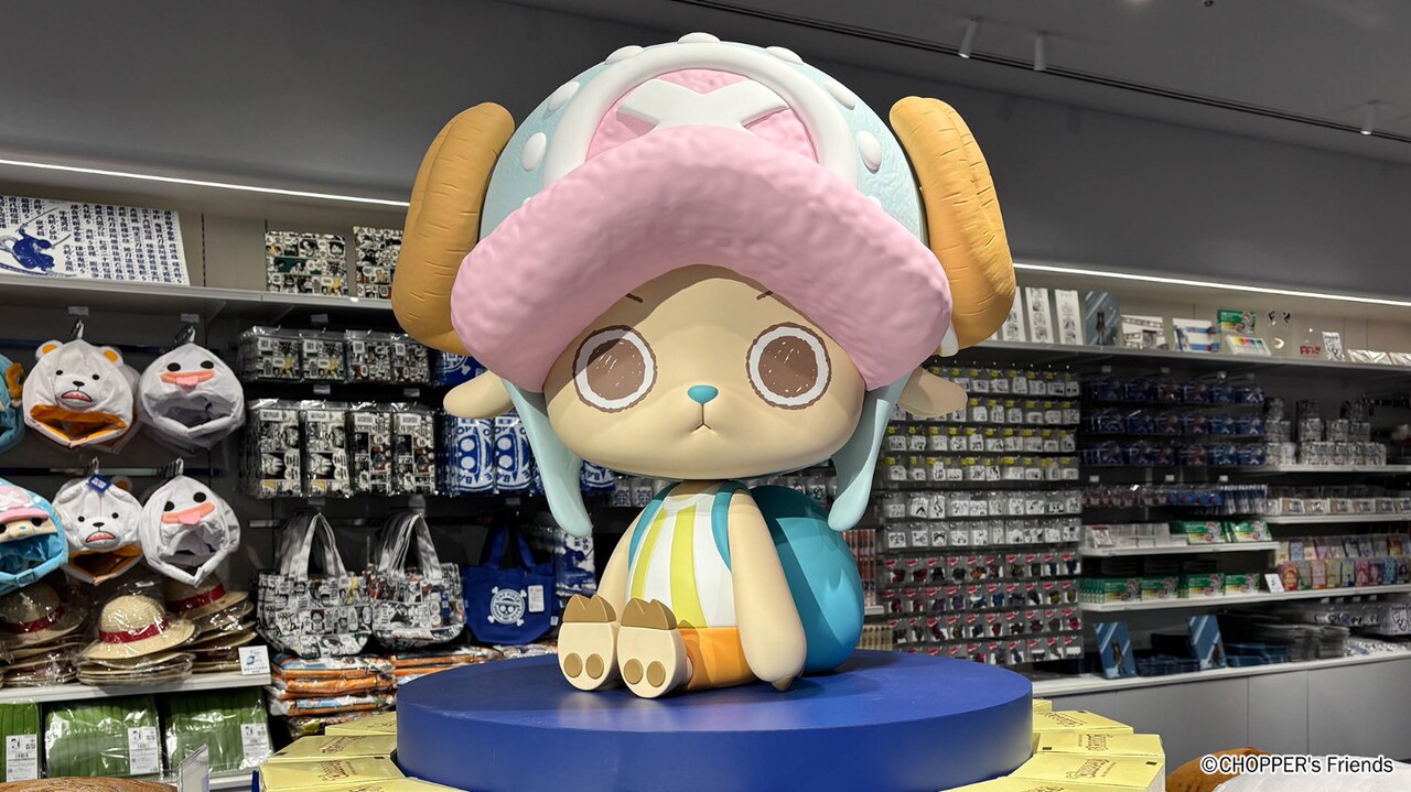 ONE PIECE BASE SHOPに設置される等身大のCHOPPER's立像 [画像