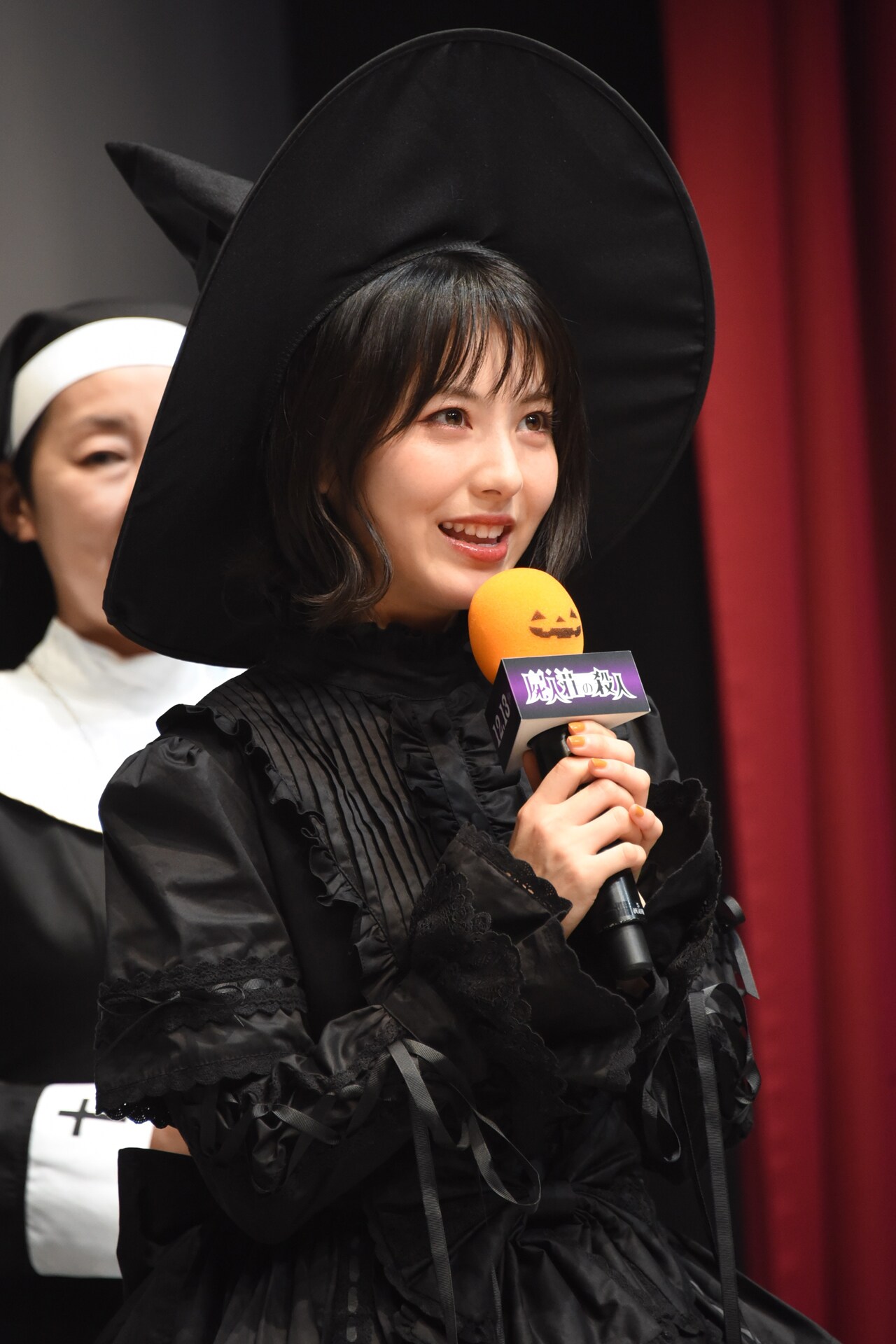 神木隆之介、浜辺美波、中村倫也が仮装でランウェイ、“佐藤健の舞台