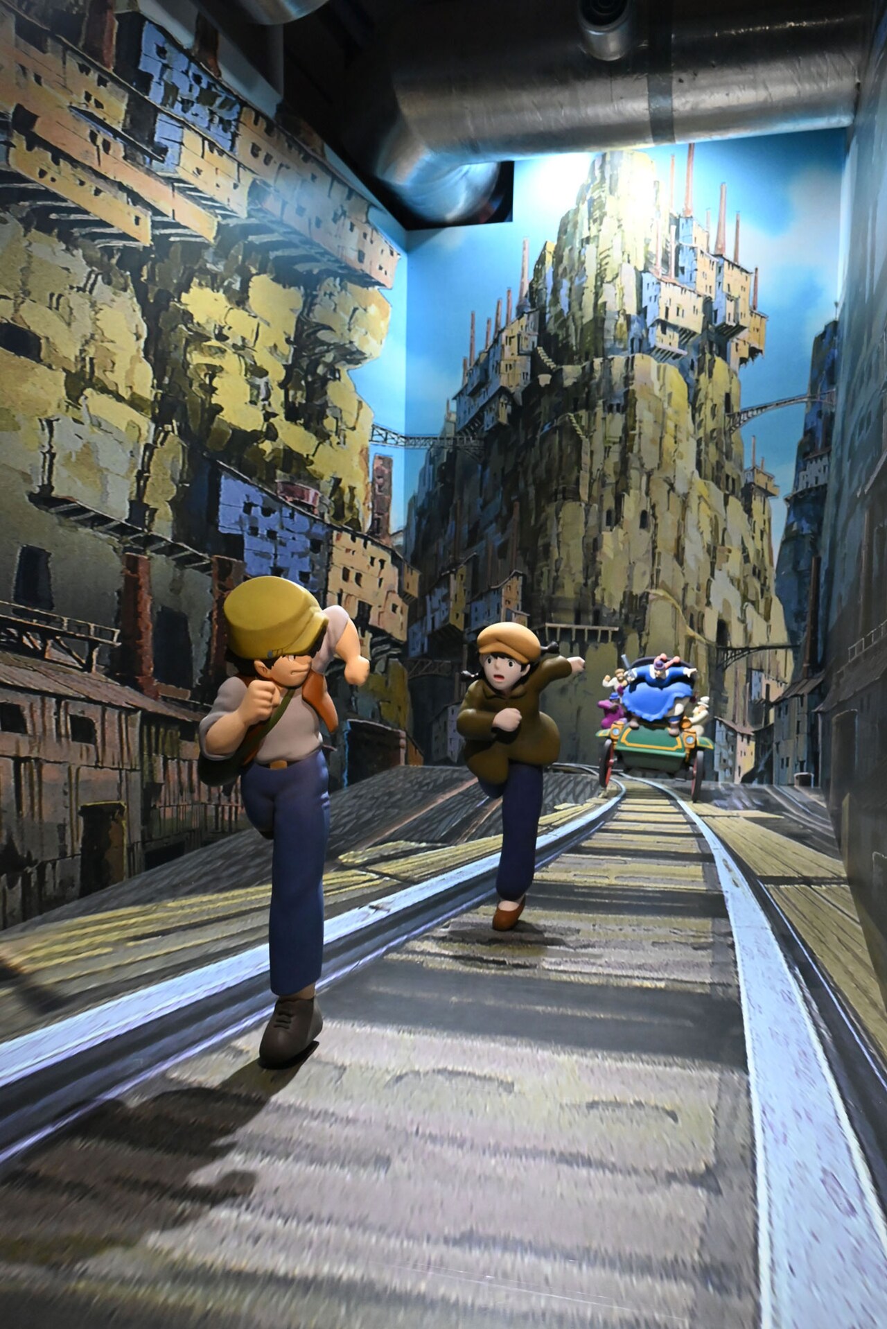 天空の城ラピュタ」より、疾走するパズーとシータ ©1986 Hayao