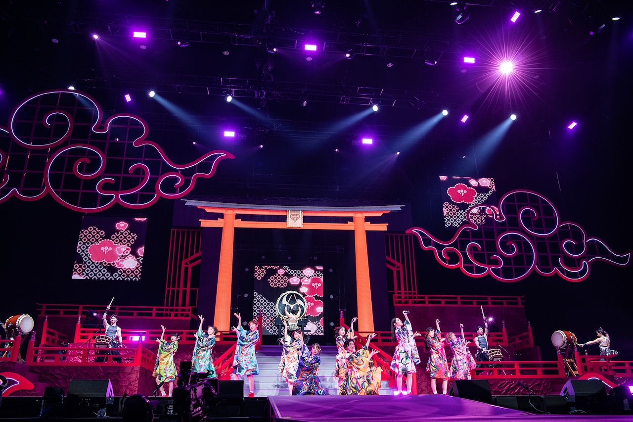 私立恵比寿中学、15周年は高く飛ぶ！新春大学芸会で新曲続々