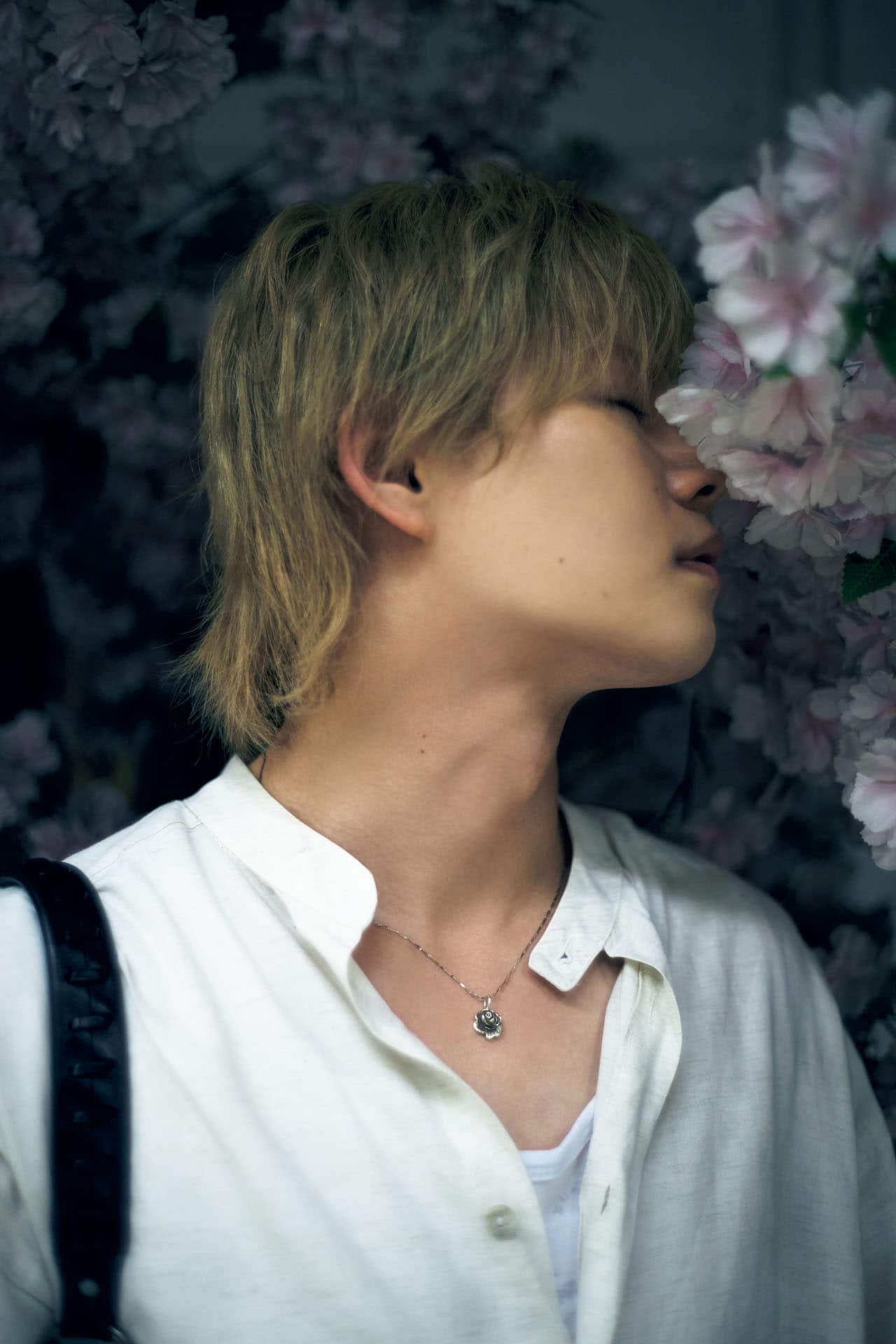 美フェイスライン”に2番線ホーム…超特急カイの写真集「いま」発売日を