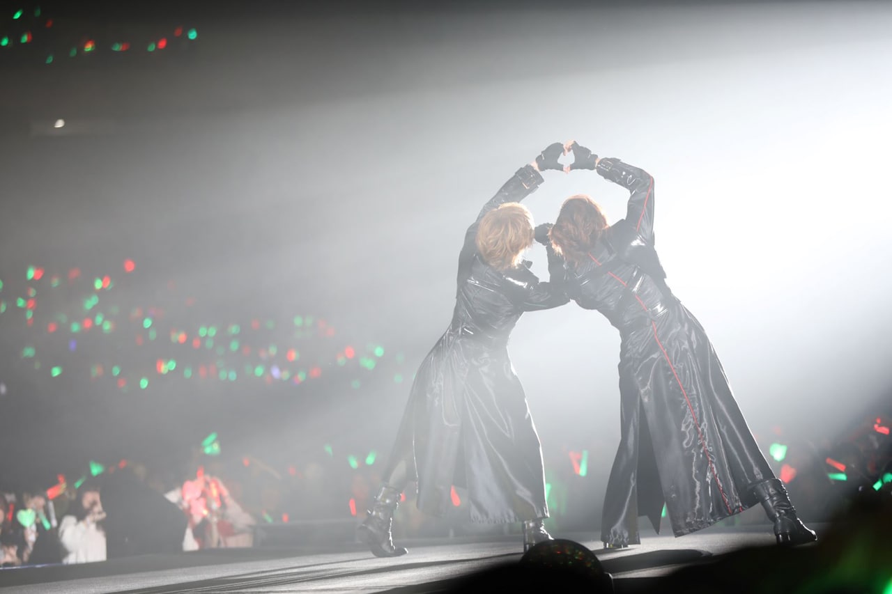 そらまふうらさか、4人それぞれが個性を発揮した「新年会」ライブ