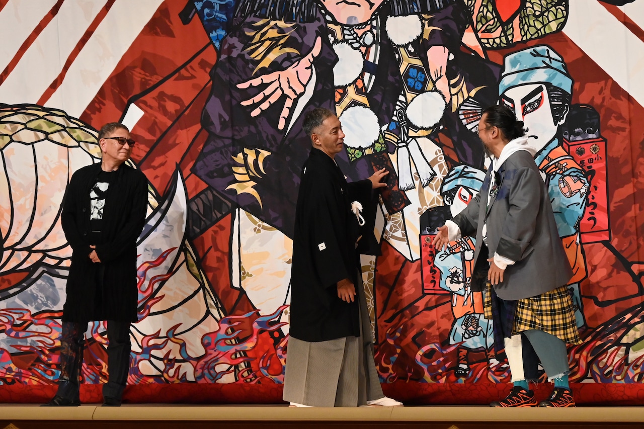 市川團十郎白猿、襲名披露興行に向け村上隆が手がけた祝幕に喜び「言葉