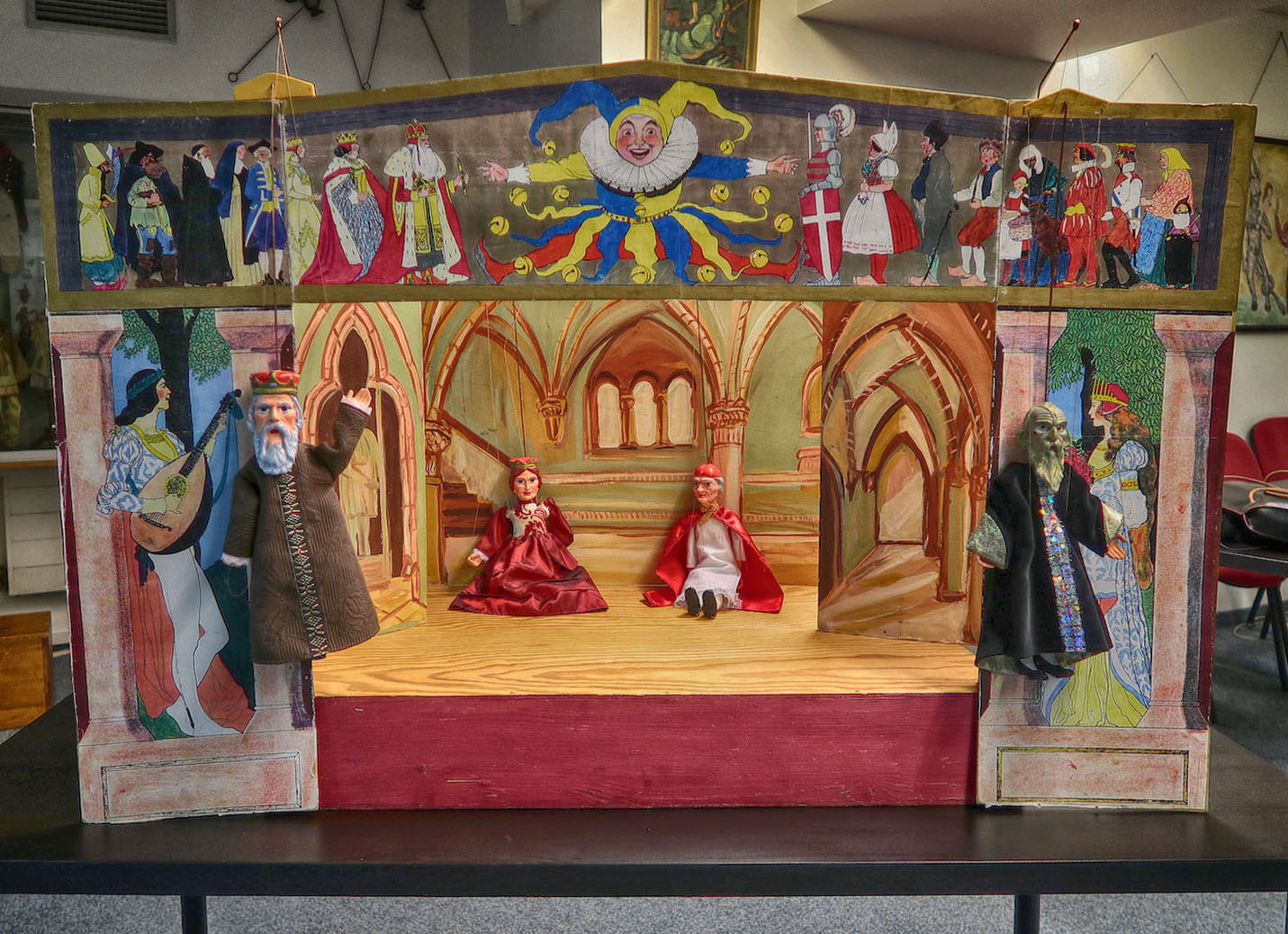 チェコ旅行記 #10 プラハの国立マリオネット劇場で人形作りに挑戦