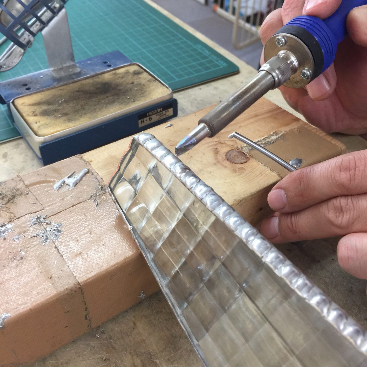 ステンドグラスの万華鏡の”飾りハンダ” | ステンドグラス工房オクノシオ