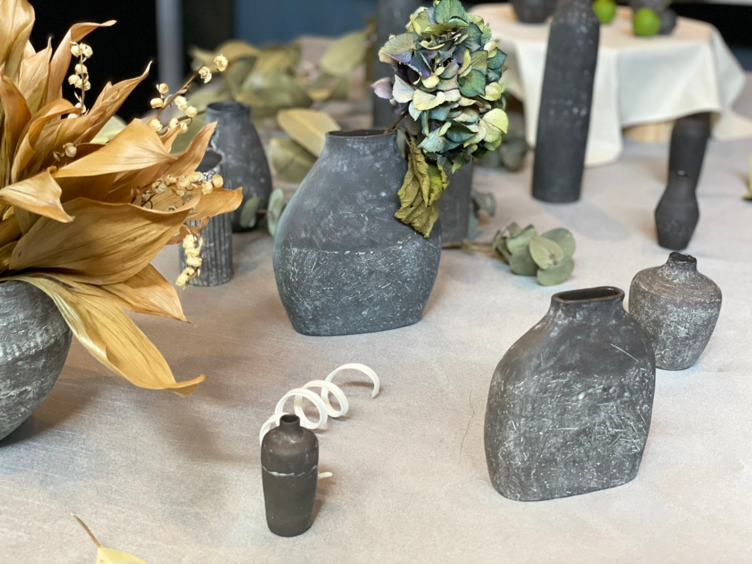 手びねりの花器 A – うつわ 熾/OKI