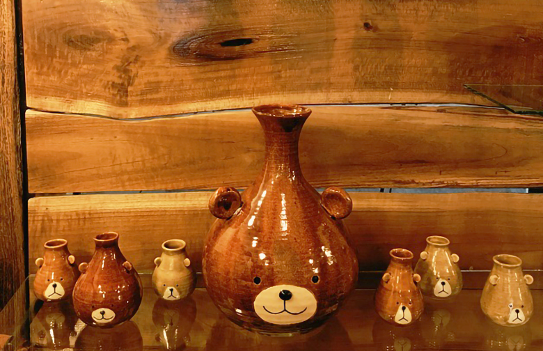 那覇市壺屋やちむん通りのオシャレな陶器店「ヤッチとムーン」 | 沖縄