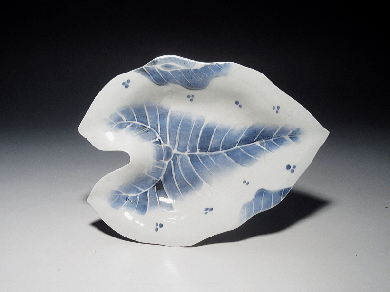 古伊万里 藍九谷 芋葉文 芋葉形変形皿【寛文】 ｜ 古陶磁 大林師友堂