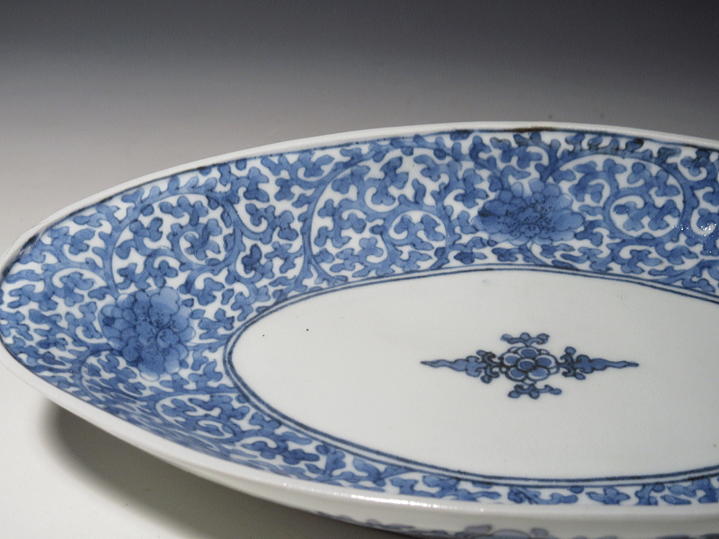 古伊万里 藍柿右衛門 花蛸唐草文 楕円皿【元禄】 ｜ 古陶磁 大林師友堂