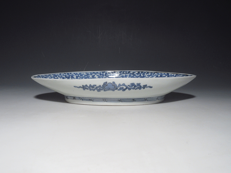 古伊万里 藍柿右衛門 花蛸唐草文 楕円皿【元禄】 ｜ 古陶磁 大林師友堂