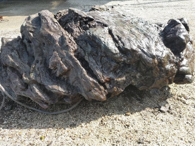 貴船石 - 大変貴重な日本の最高級銘石で加茂七石としても有名な庭石