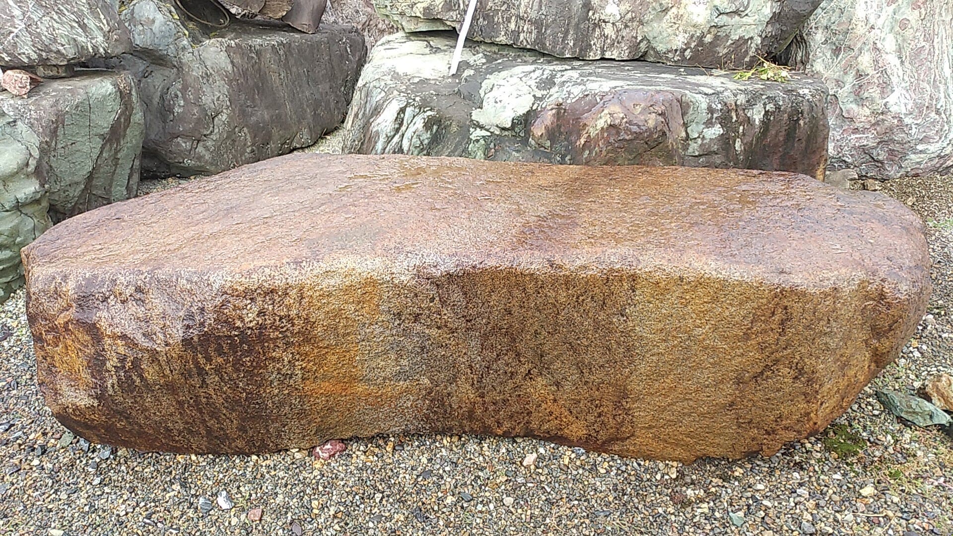 沓脱石 - 日本庭に欠かせない役石