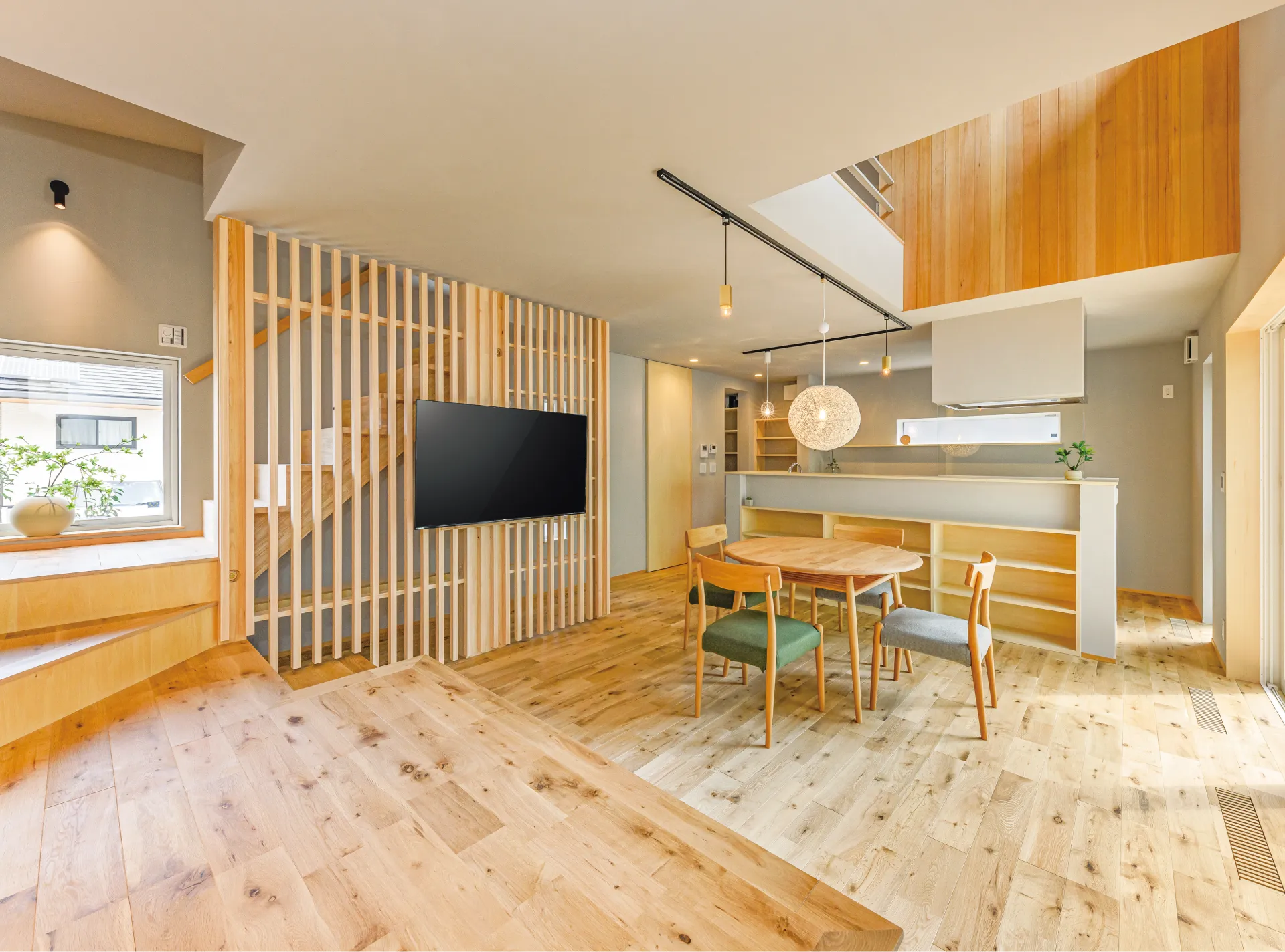 EVOnAIR（エボネア） | 中間ダクト用静音ファン