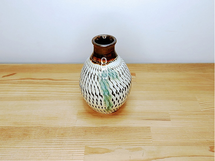 1合徳利 飛び鉋(とびかんな)打ち掛け｜酒(ぐい呑・猪口・徳利)｜おん