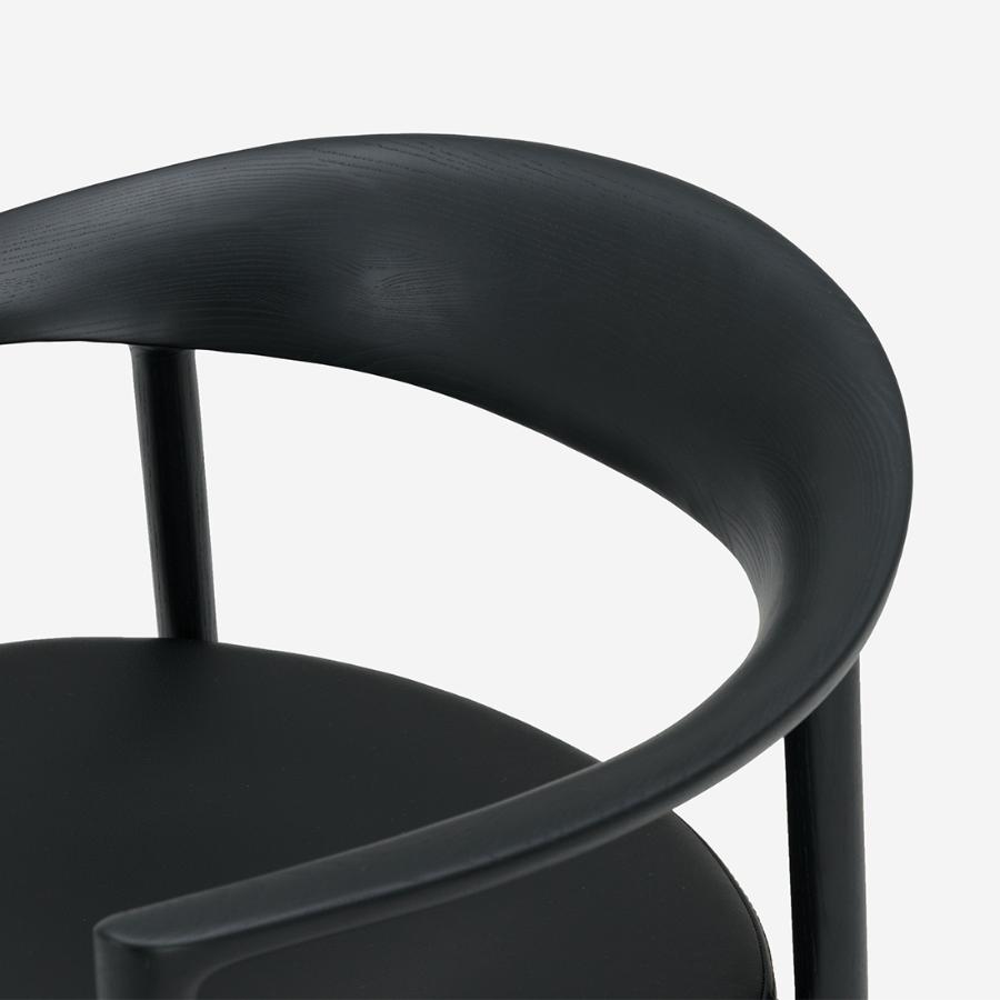 HORSE SHOE アームチェア アッシュブラック｜【公式】ACTUS online