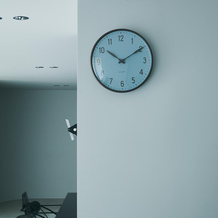 数量限定] ARNE JACOBSEN STATION ウォールクロック ROYAL BLUE 210mm