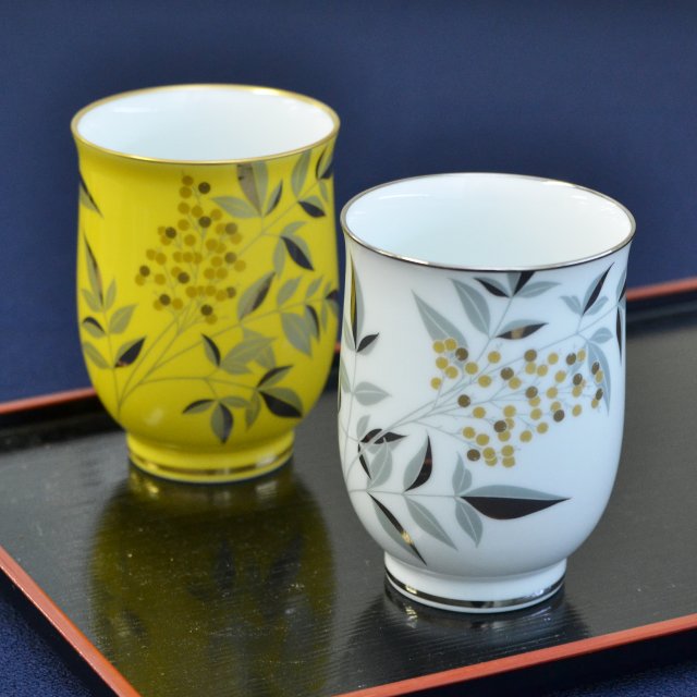 燦彩（さんさい）南天）三段重|有田焼の老舗-香蘭社オンラインショップ