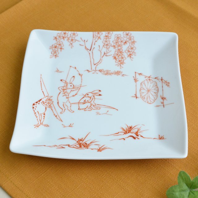鳥獣戯画・弓矢）角皿（13.5cm)|有田焼の老舗-香蘭社オンラインショップ