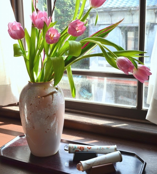 吉野桜）花瓶|有田焼の老舗-香蘭社オンラインショップ