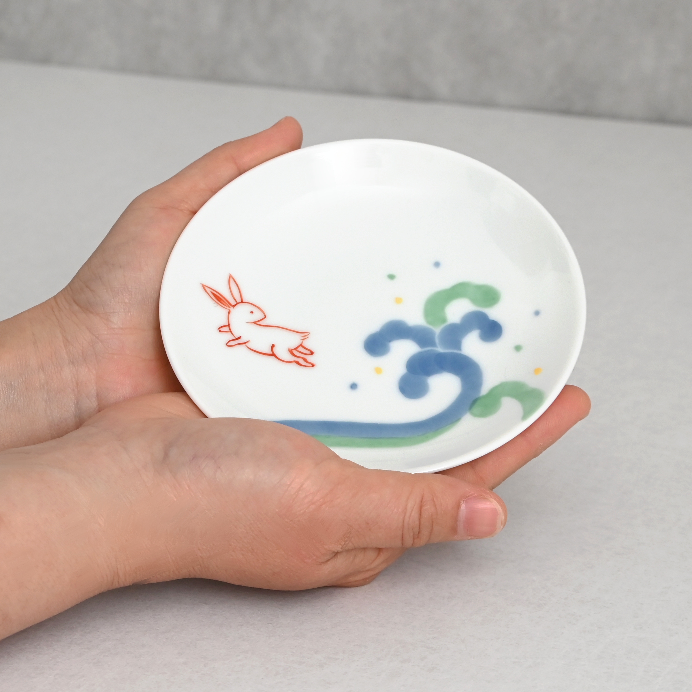 波うさぎ）小皿|有田焼の老舗-香蘭社オンラインショップ