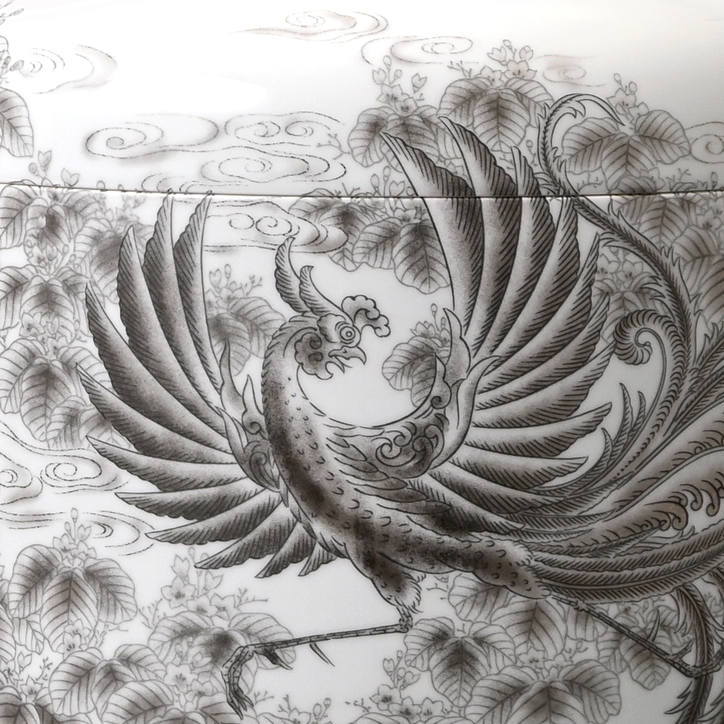 瑞雲桐鳳凰文）筒型5寸骨壺|有田焼の老舗-香蘭社オンラインショップ