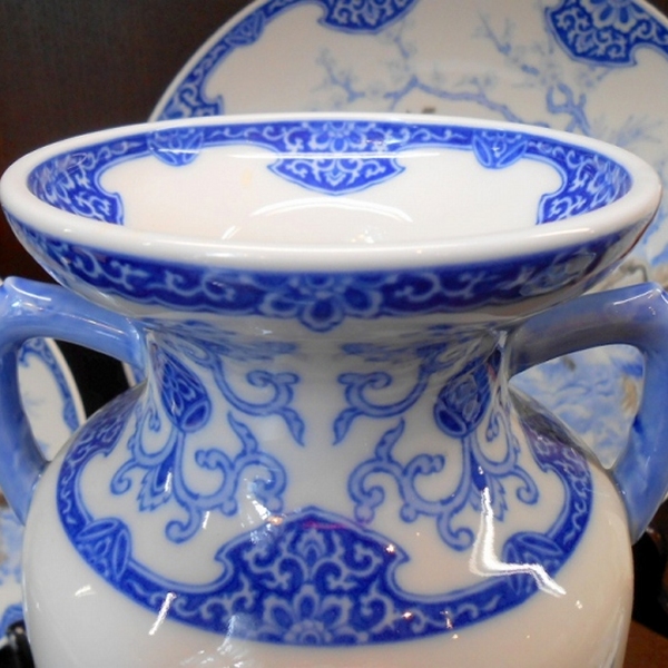 染付鶴梅花文）花瓶|有田焼の老舗-香蘭社オンラインショップ