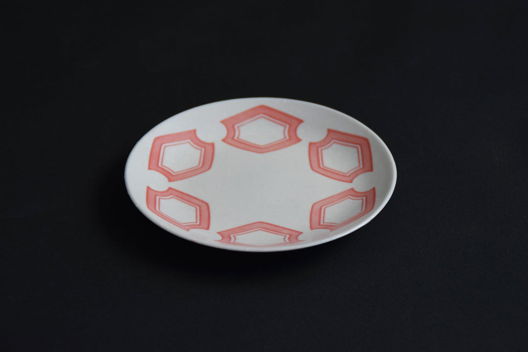 染付五寸皿 赤 – HIGASHIYA Online Shop