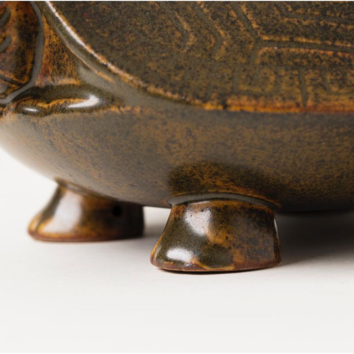 亀型酒器セット[カメガタシュキセット]｜沈壽官窯（ちんじゅかんがま