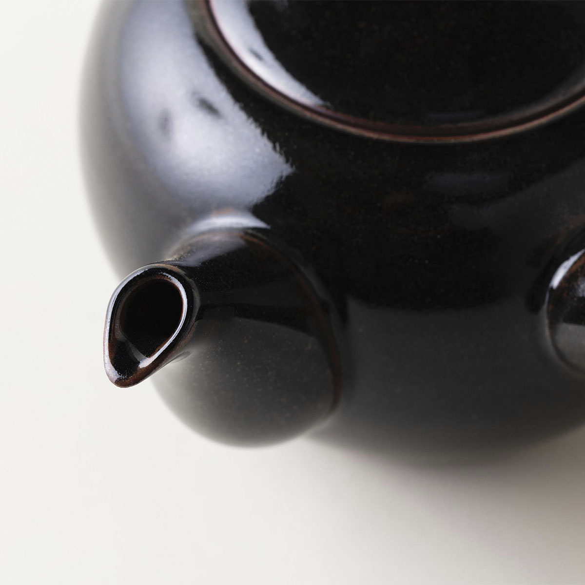 黒薩摩手長急須[クロサツマテナガキュウス]｜沈壽官窯（ちんじゅかんが