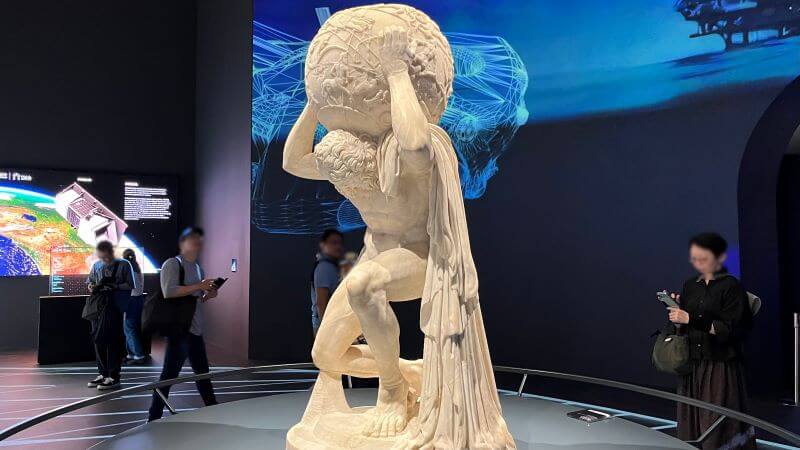 大阪・関西万博 事前予約なし / 4時間半並んでイタリア館 見学 | 大阪