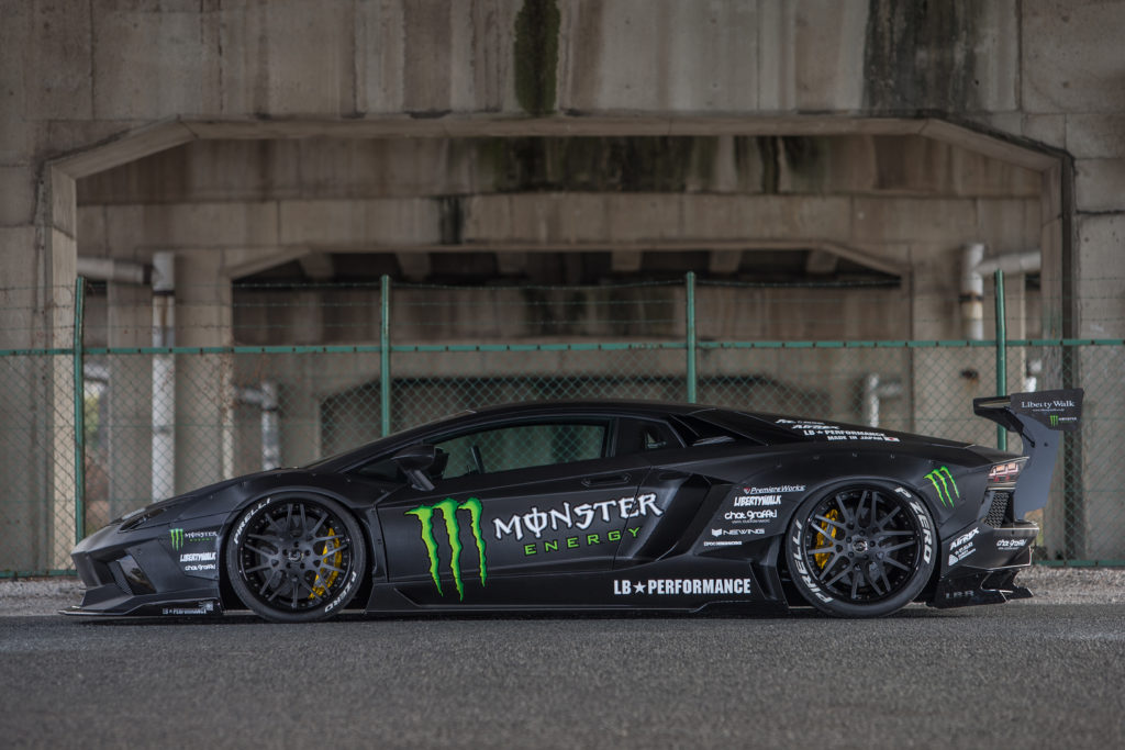 切れ味鋭いLB流アヴェンタドール | ossanauto