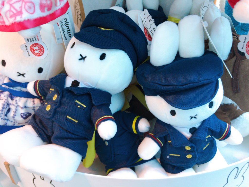 スキポール空港でミッフィーのお土産が買えるショップ│オランダjp