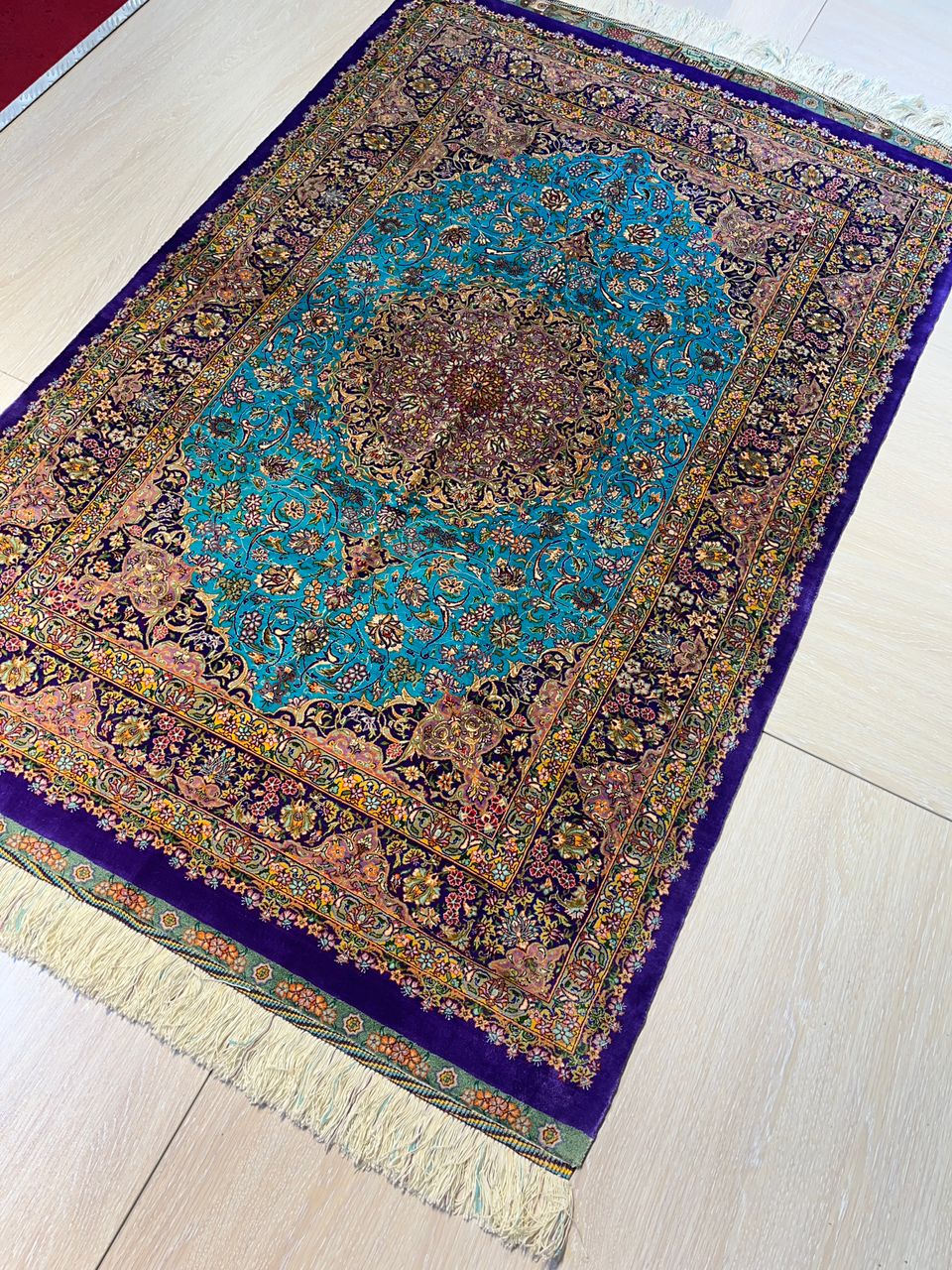 高級ペルシャ絨毯クム産シルク100％ タフテ・ジャムシード 156×100cm