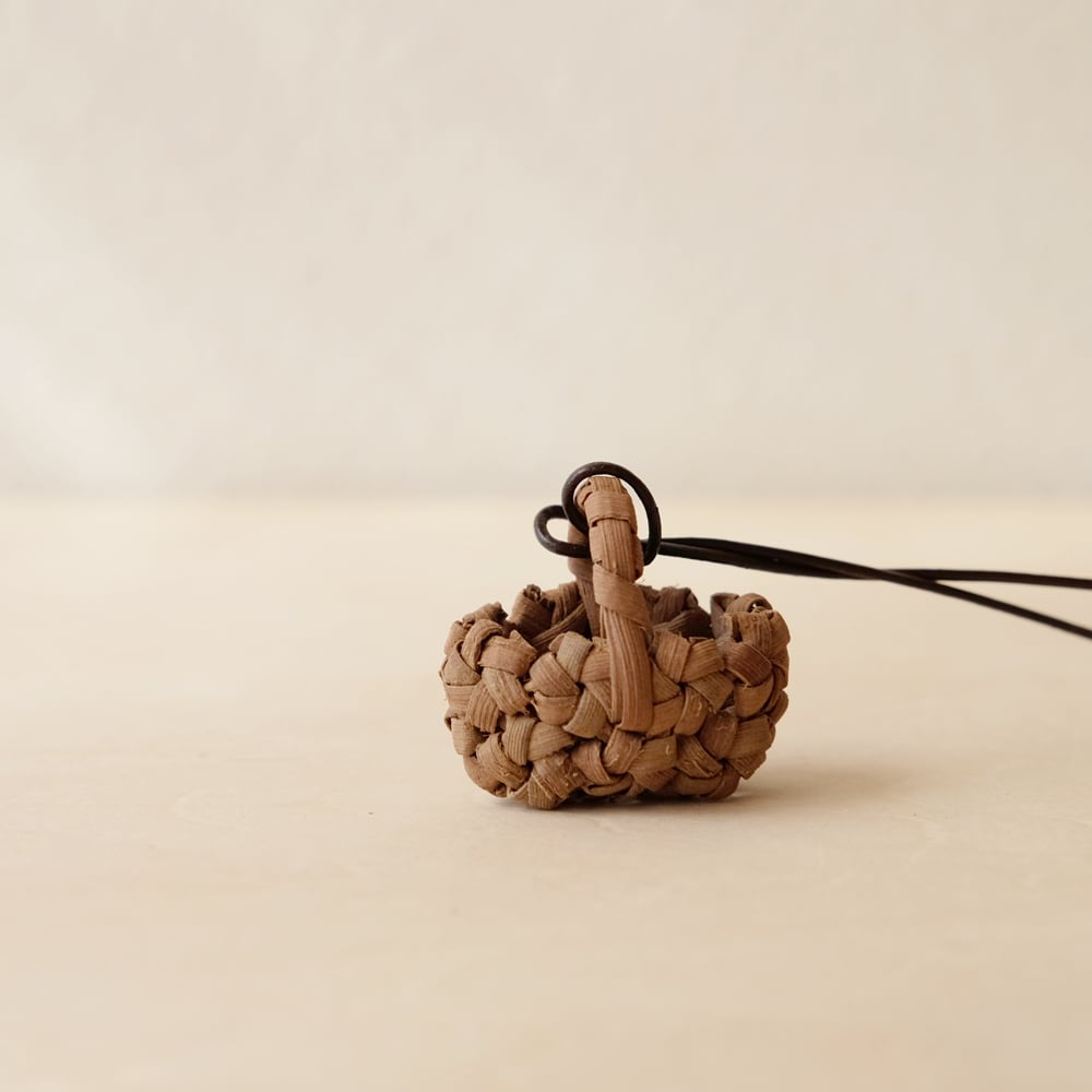 山葡萄 ネックレス ミニ花結びかご | ORIORI