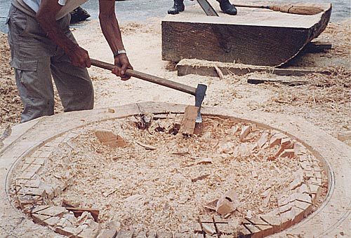 手彫りこね鉢の製造過程 | 秋山郷 本物無垢の輪切りテーブル発祥の地