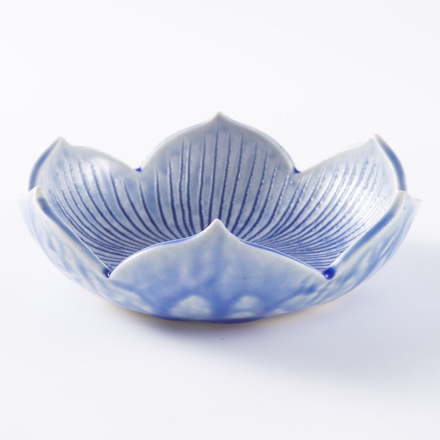 三川内焼 玉峰窯 イラホ釉ハス型小鉢 ¥3,850 大人の焼き物