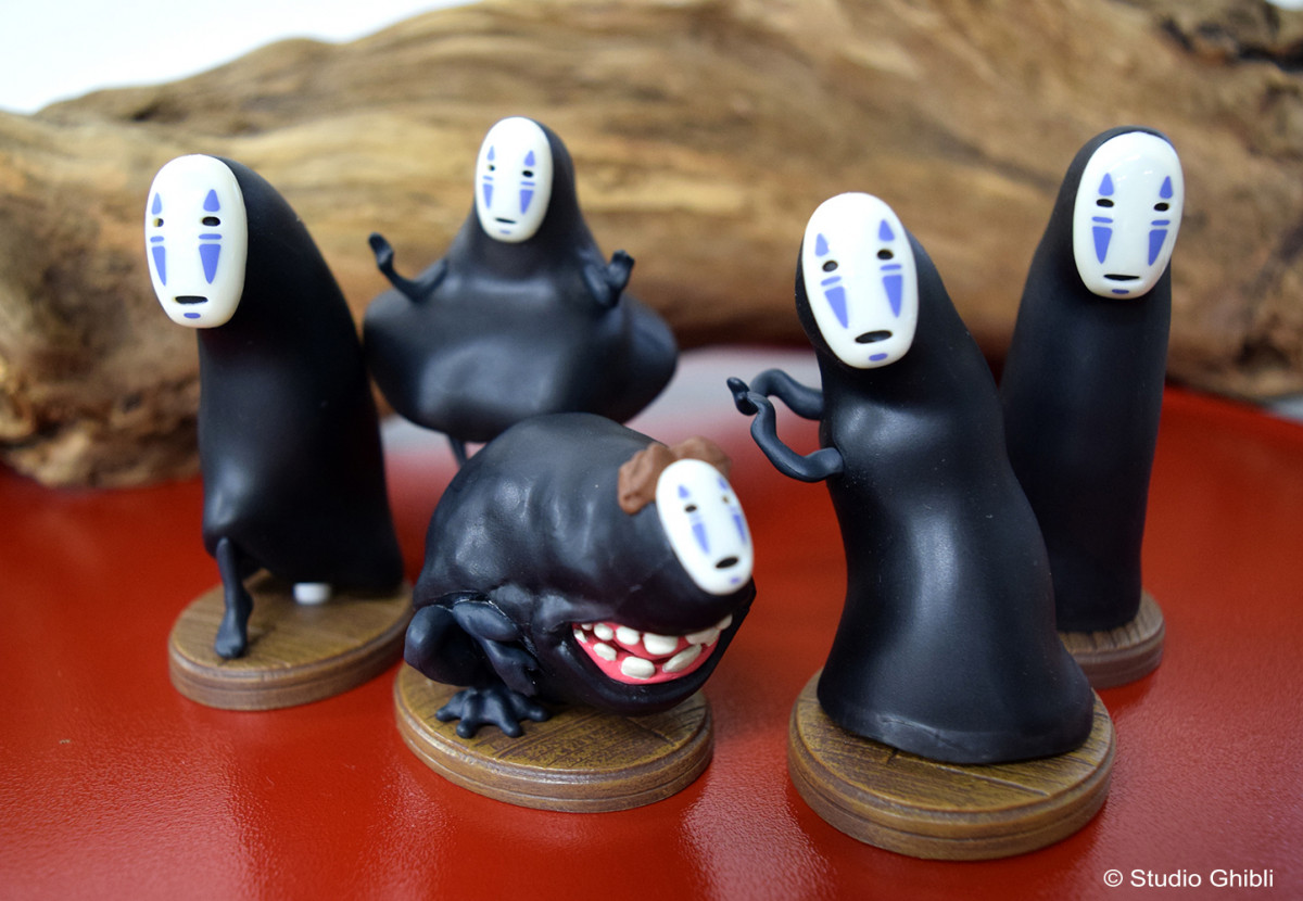 千と千尋の神隠し』の愛されキャラ「カオナシ」がいろんなポーズで